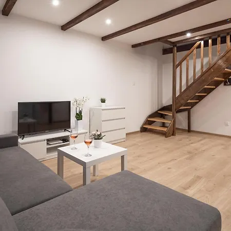 Comfortable Homes For 5 People