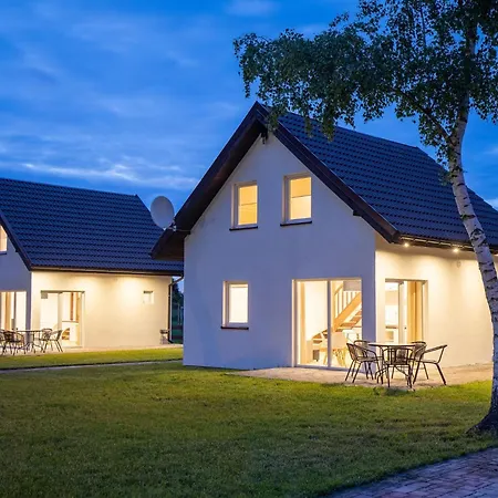 Dom wakacyjny In L Dzin Near Dutch Windmill Ledzin