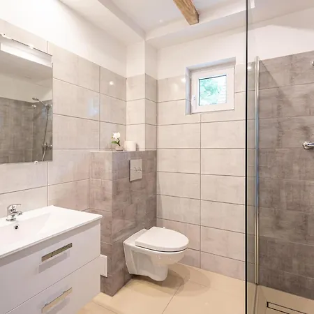 Holiday home Comfortable Homes For 5 People